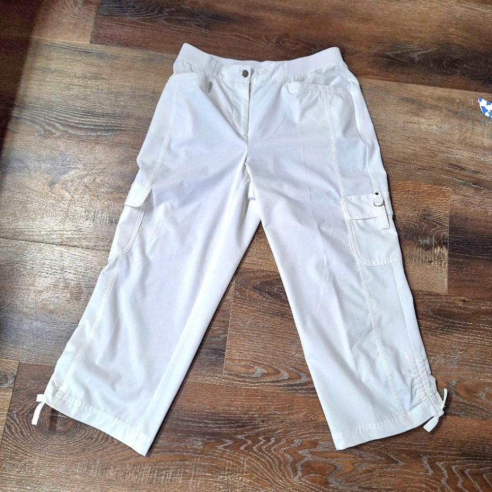 Zenergy by Chico's White Utility Capri, Size 0,(4/6)